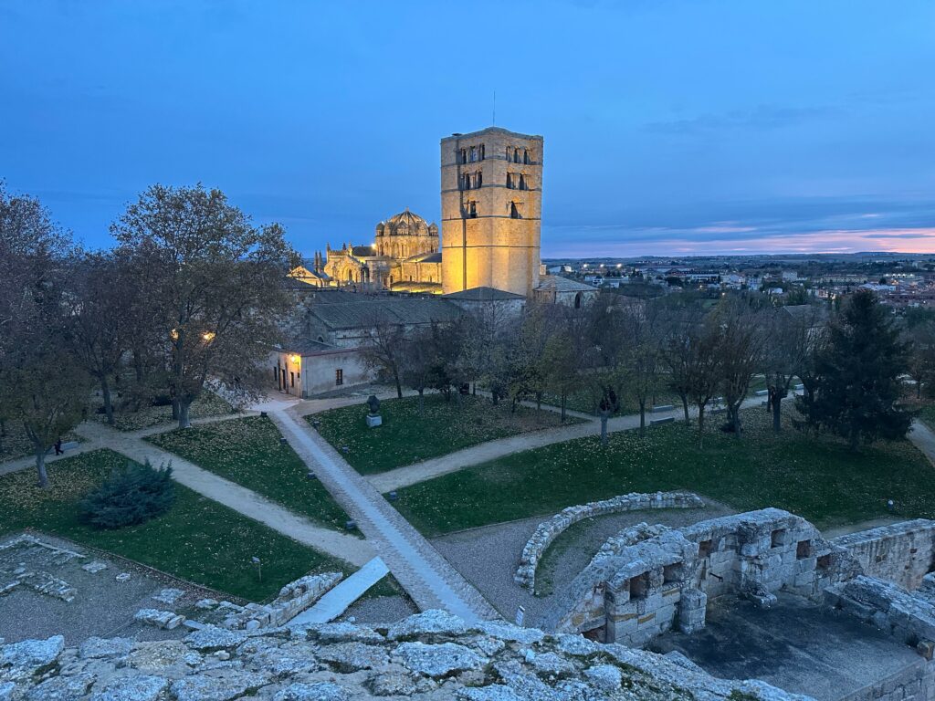 Anatomía de la imagen: Presentación en Zamora img 20251122 wa0057